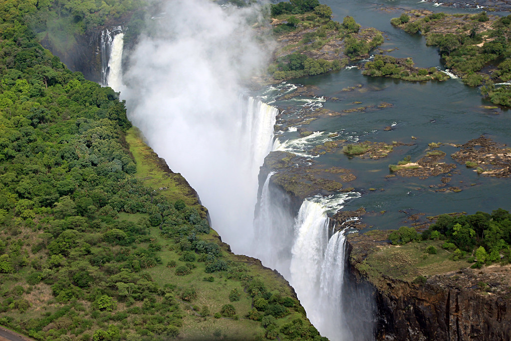 The Thunder of Mosi-oa-Tunya: Victoria Falls